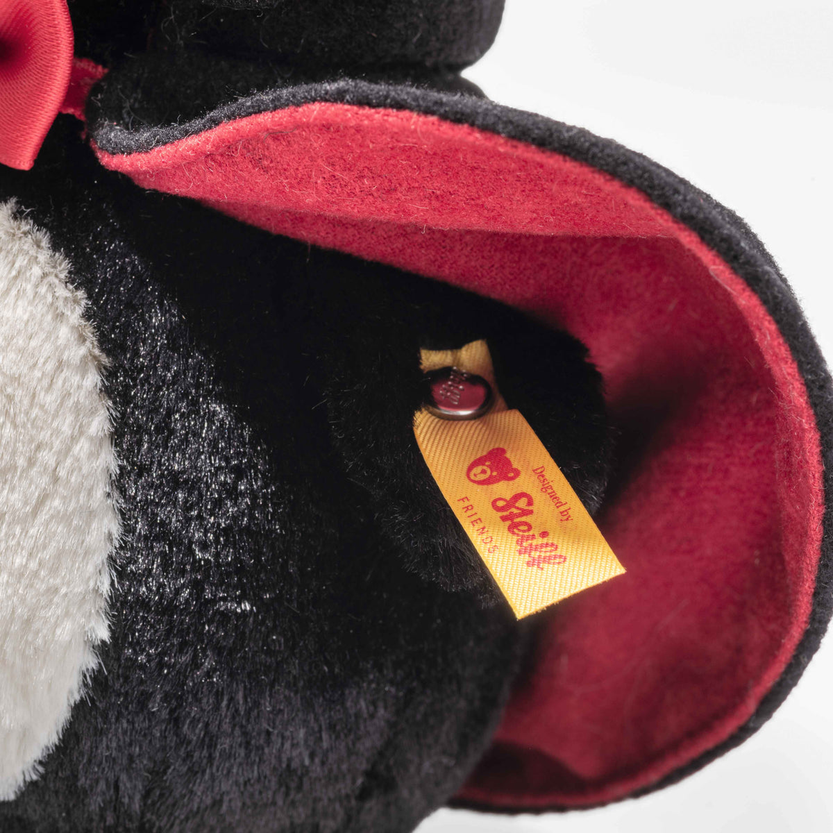 Steiff Nibble der Vampir Pinguin - 15cm - NEU - (057199)