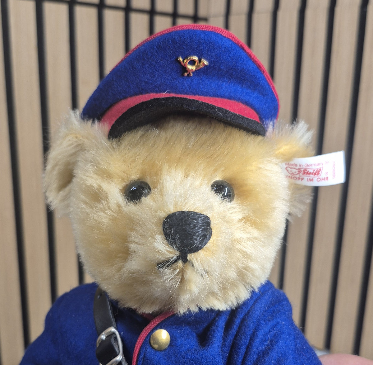 Steiff Johannes der Briefträger - 32cm - (999062) - Neuwertig - Limitiert